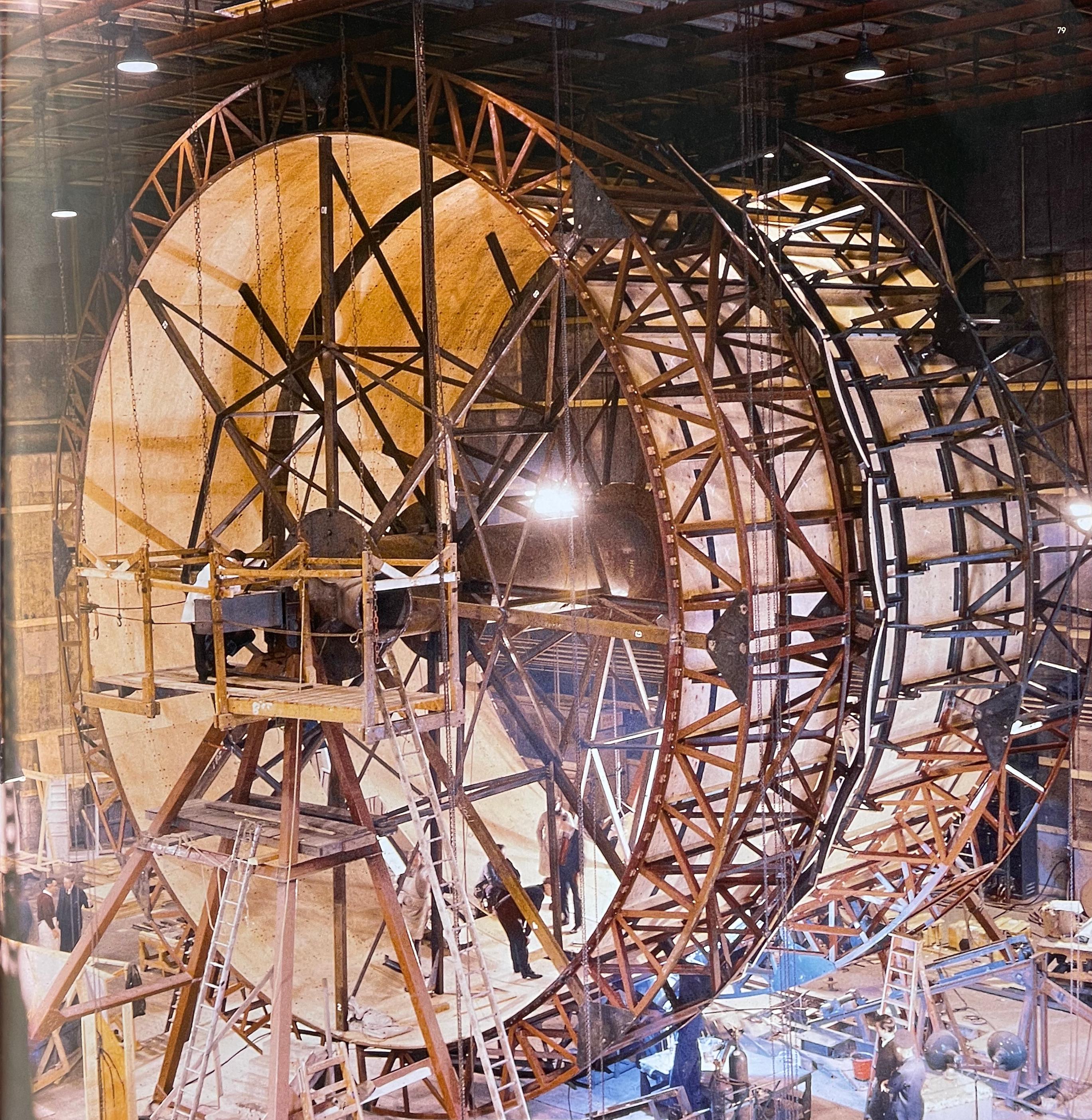 Centrifuge on the production set of 2001